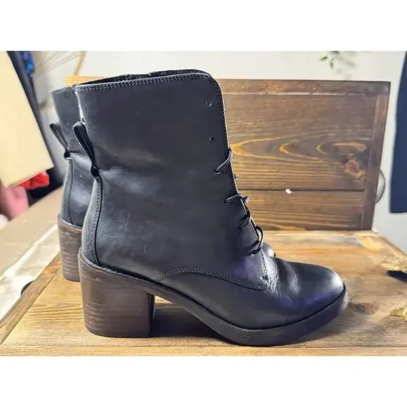 UGG Oriana Black Leather Boots - Picture 5 of 16